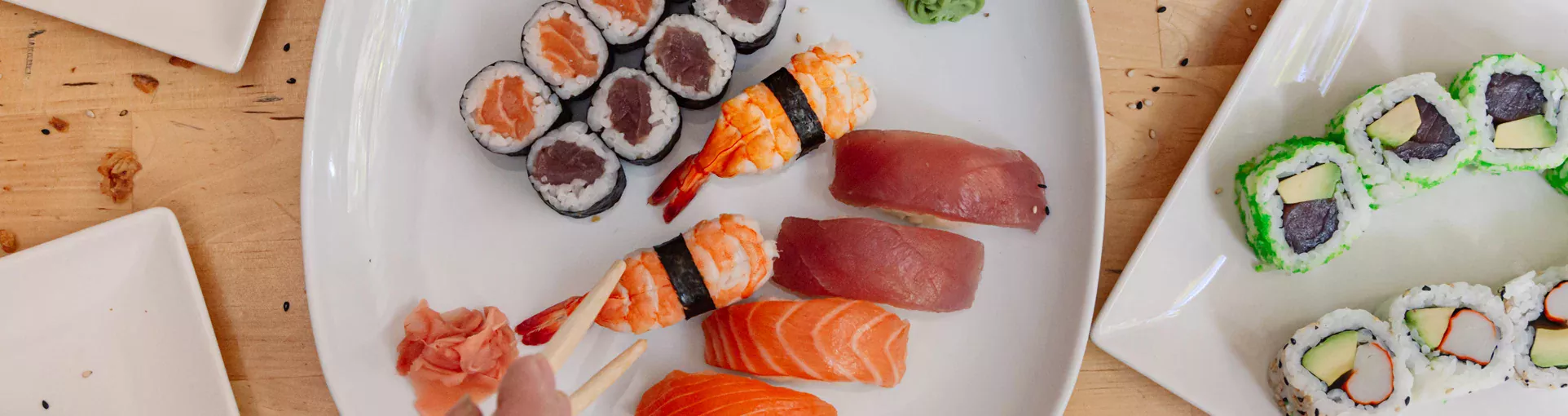 sushi na talerzykach